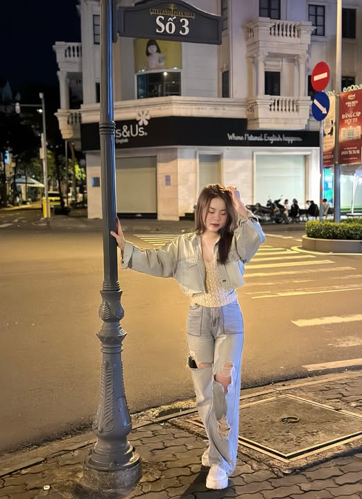 Street Corner Night — © SIGIL