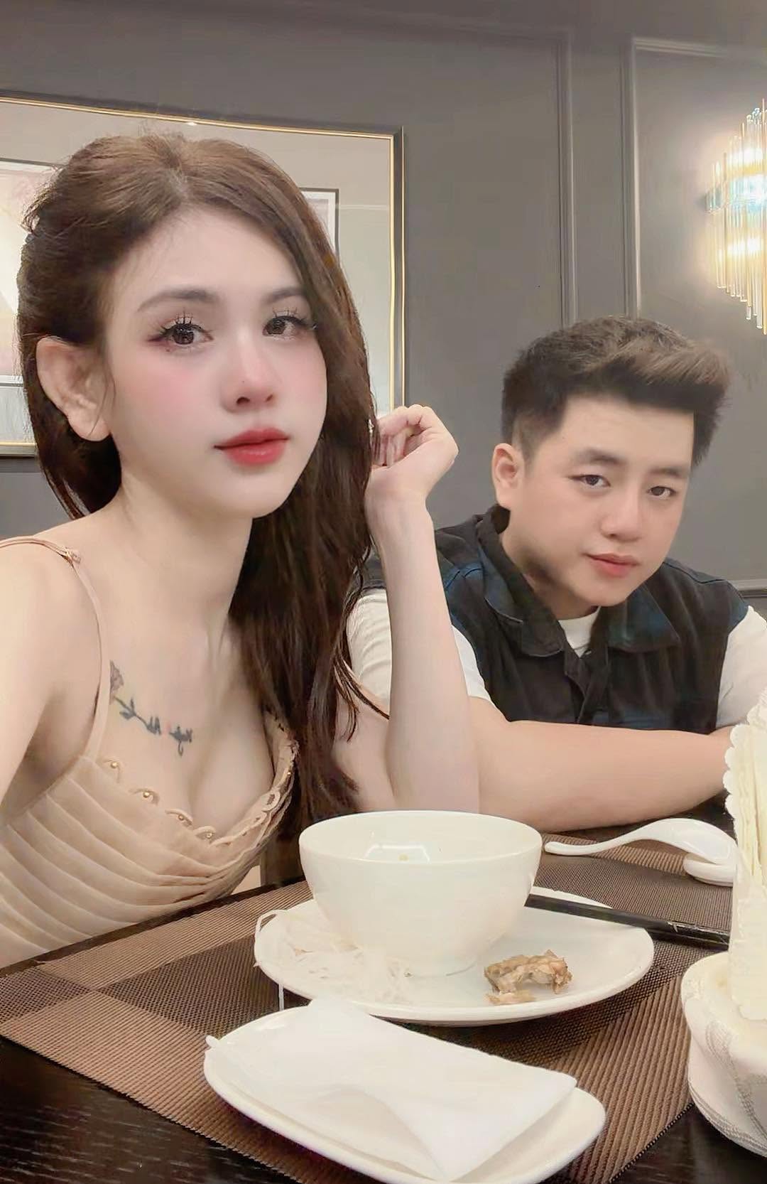 Dinner Date Moments — © SIGIL